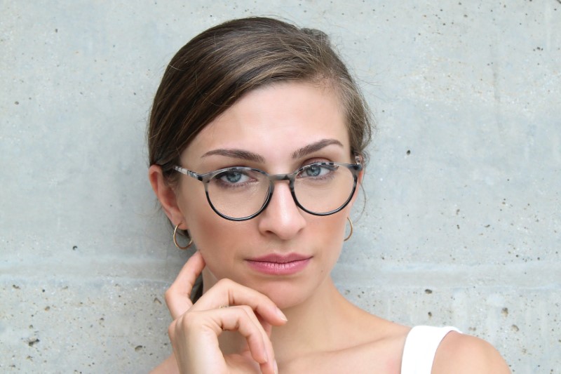 Makeup Tips for Wearing Eyeglasses Ladies